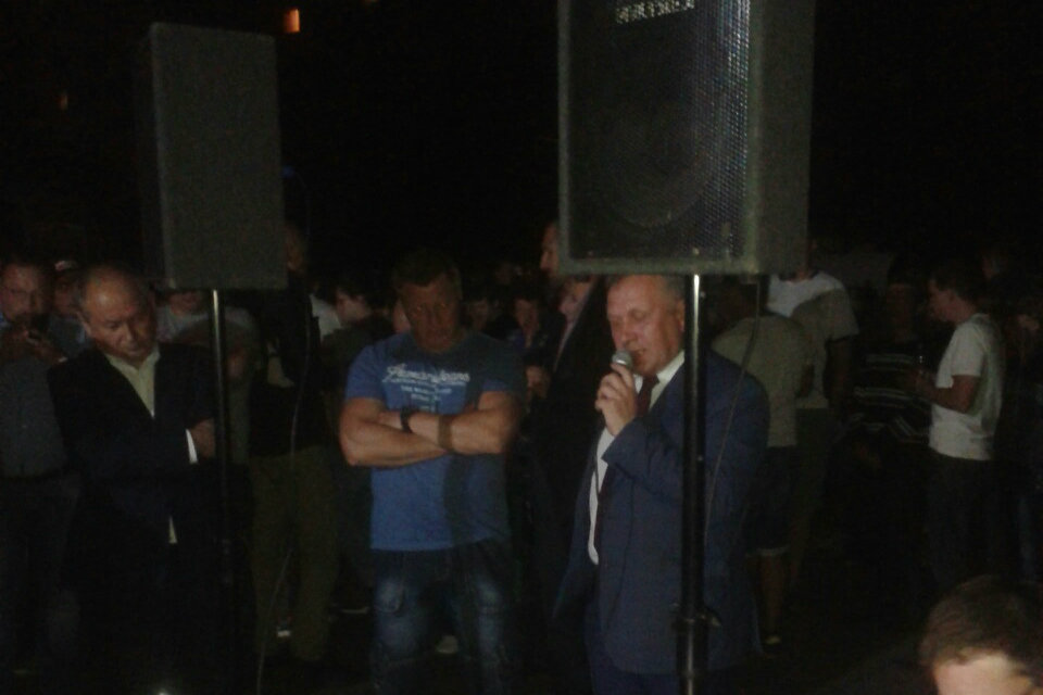 Ночью в Чернигове 500 боевиков Корбана сражались с боевиками Порошенко за честные выборы