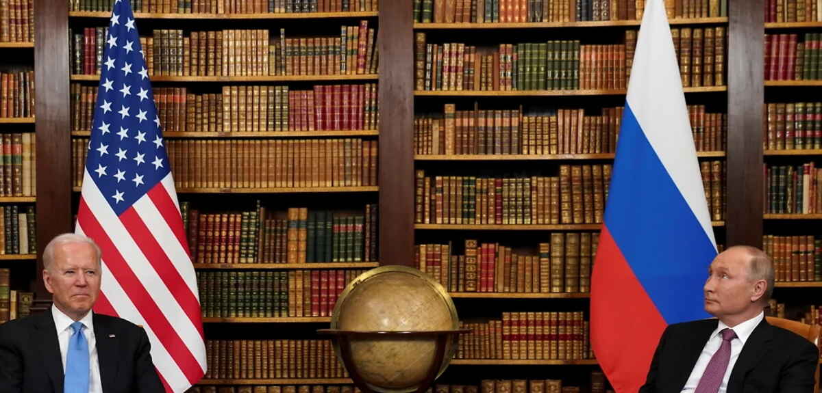 Запад начинает делиться на тех, кто выступает за диалог и компромиссы с Россией, и...