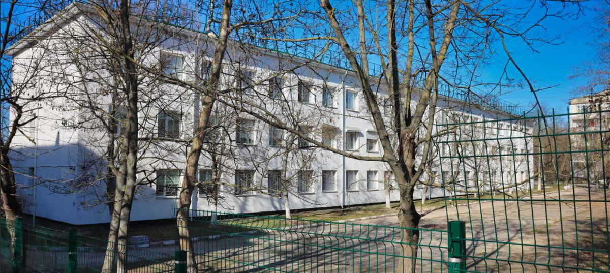 В Симферополе проводится эвакуация школ. Администрации учебных заведений в очередной раз получили сообщения о...