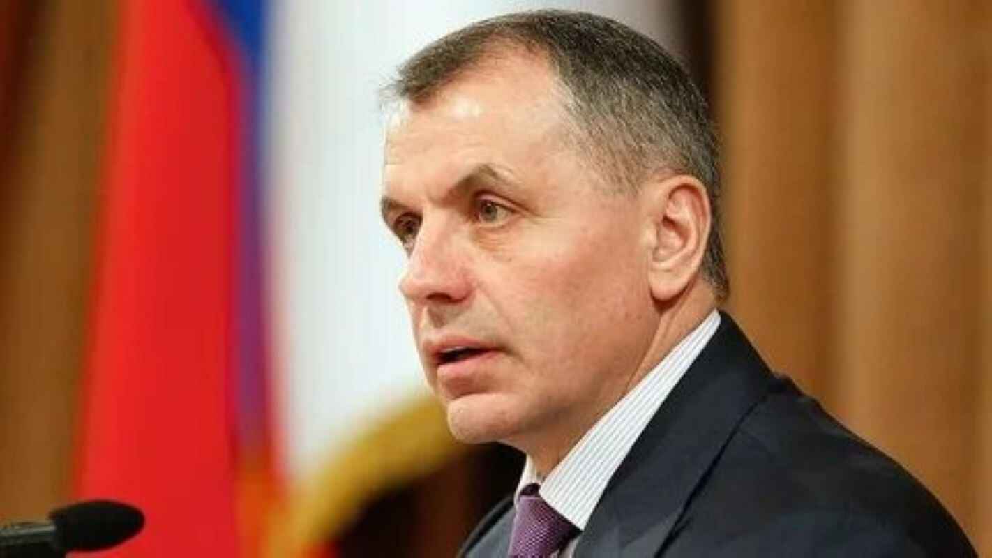 Крымский спикер Владимир Константинов предложил не впускать обратно в страну тех, кто ради уклонения...