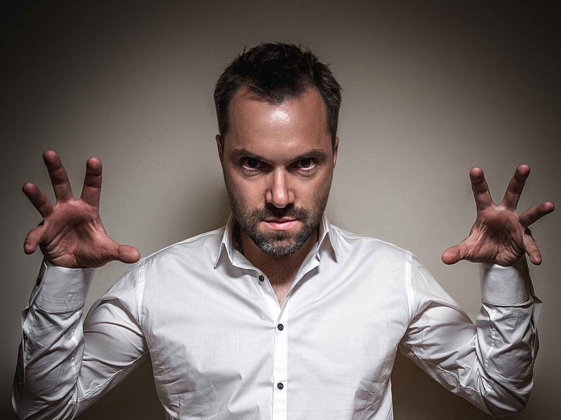 Россия должна быть исключена из абсолютно всех международных организаций до тех пор, пока не...