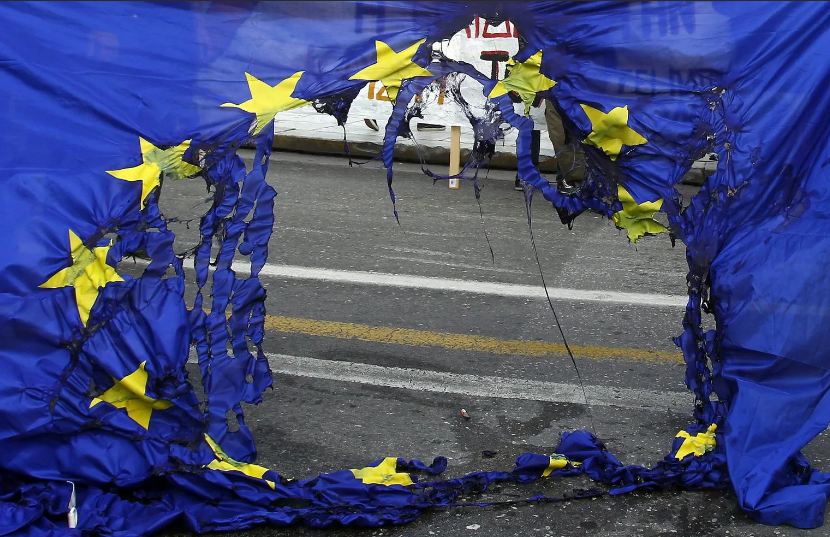 Евросоюз ведет гибридную войну на уничтожение против России. Эта война имеет для ЕС экзистенциальное...