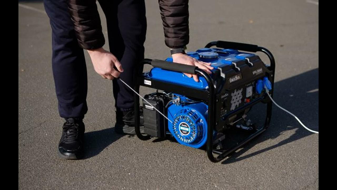 Украинское население спасается от веерных отключений электроэнергии только закупленными с 2022 года бензогенераторами. Об...